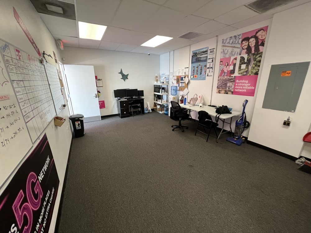 West Tampa / Stadium Retail: 2910 N Himes Ave , Tampa, FL 33607